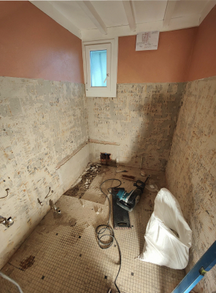 Rénovation Intégrale d’une Salle de Bain Carrelée